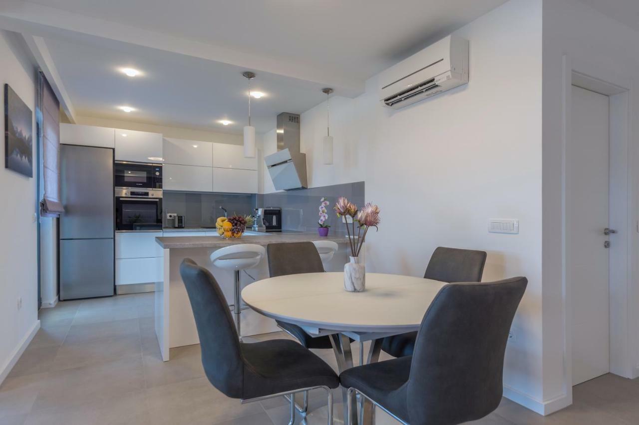 Villa Vid Apartments - Makarska Exklusiv ภายนอก รูปภาพ