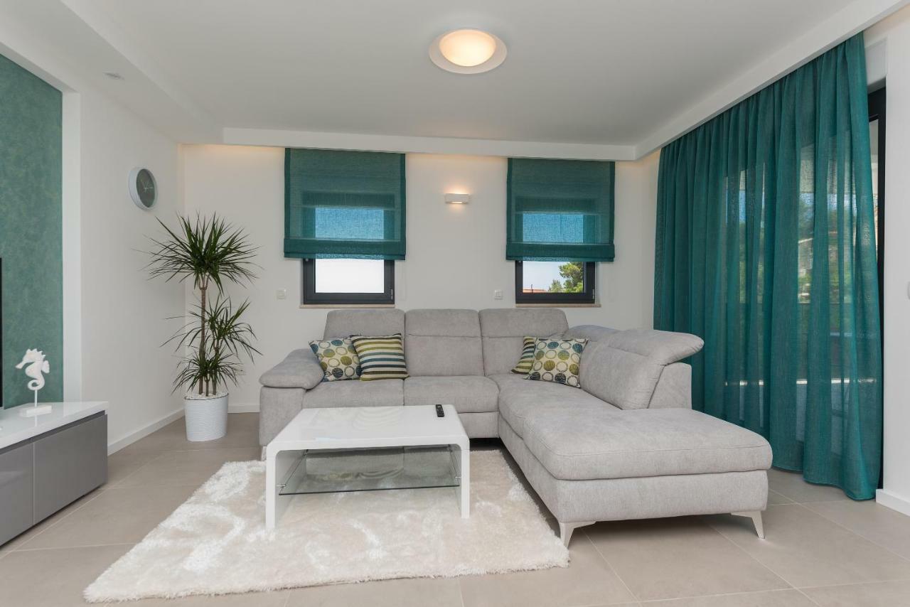 Villa Vid Apartments - Makarska Exklusiv ภายนอก รูปภาพ